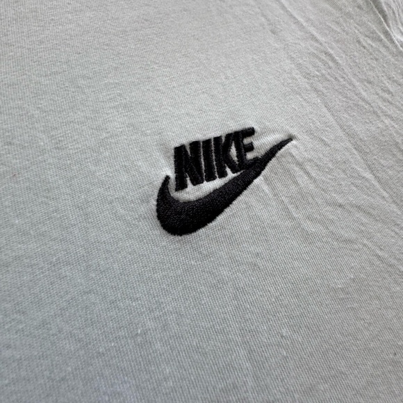Nike Men's Mint Green Embroidered Logo T-Shirt size L - Picture 4 of 6